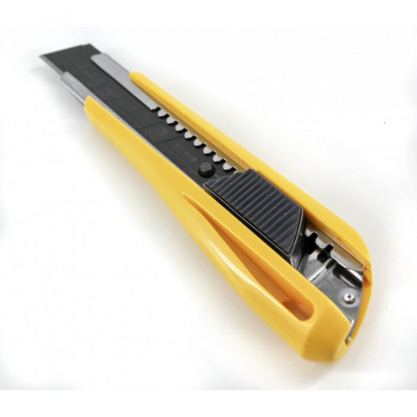 Нож строительный сегментный TAJIMA, 18мм, автоматический фиксатор (LC550B)